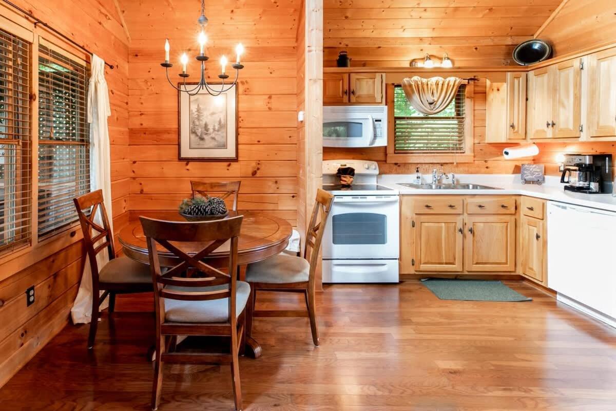 Nice View Fireplace, Hot Tub, Porch Bed, Private เซอเวียร์วีล ภายนอก รูปภาพ